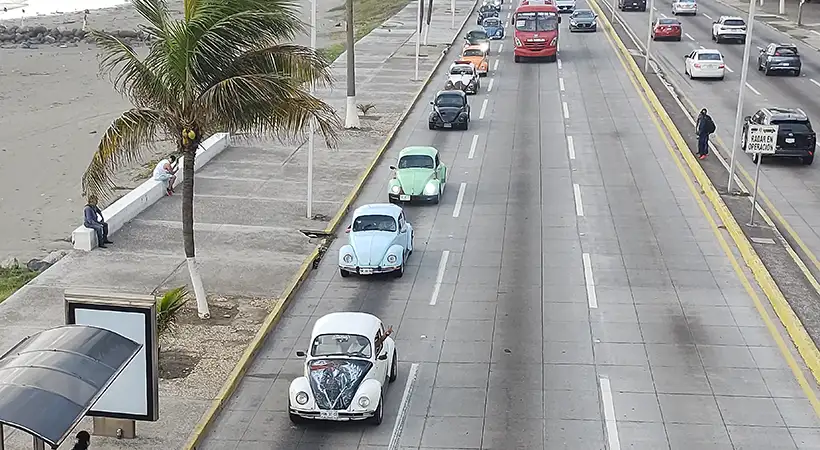 caravana vochera en Veracruz dia mundial del vocho 2024