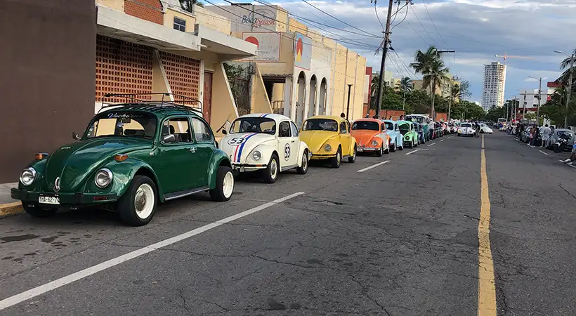 caravana vochera en Veracruz dia mundial del vocho 2024