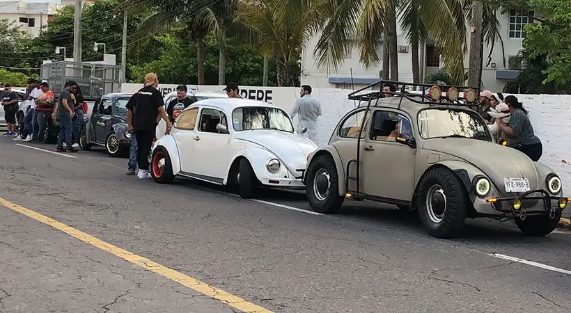 caravana vochera en Veracruz dia mundial del vocho 2024