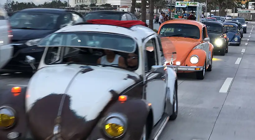 caravana vochera en Veracruz dia mundial del vocho 2024